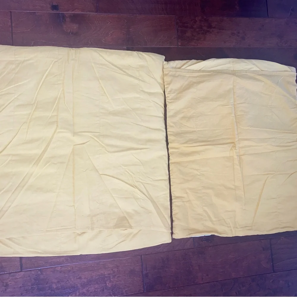 WEST ELM SUN FLOWER YELLOW AND WHITE CUT OUT OVERLAY SHAM PAIR